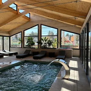 Hotel La Violeta & Chill Out, Castelltercol